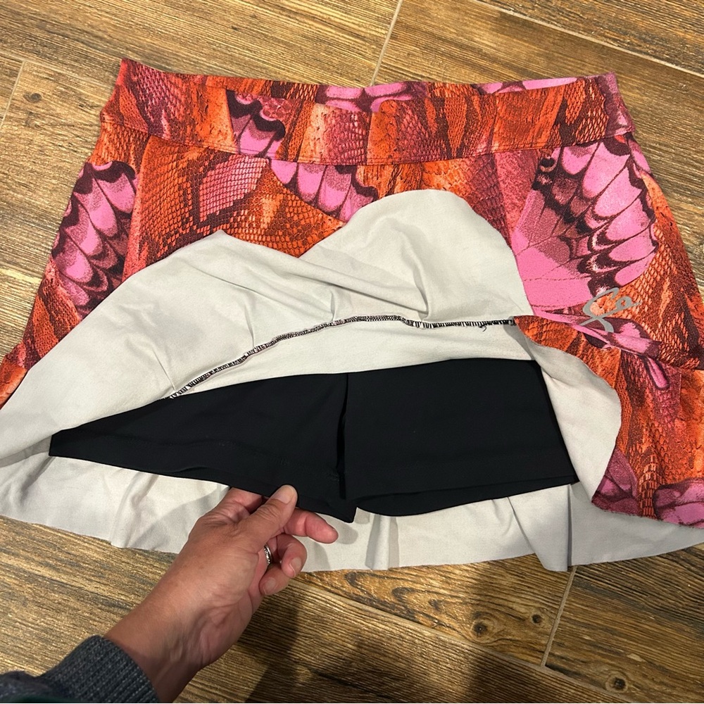 Sportswear Pink & Red Snake Print Ruffle Skort (M) | Y2K Vibe + Built-In Shorts - Picture 3 of 6